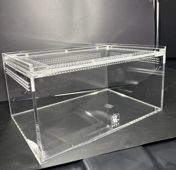 Terrestrial Acrylic Enclosure, 12 x 8 x 6 in clear acrylic enclosure with ventilated locking lid