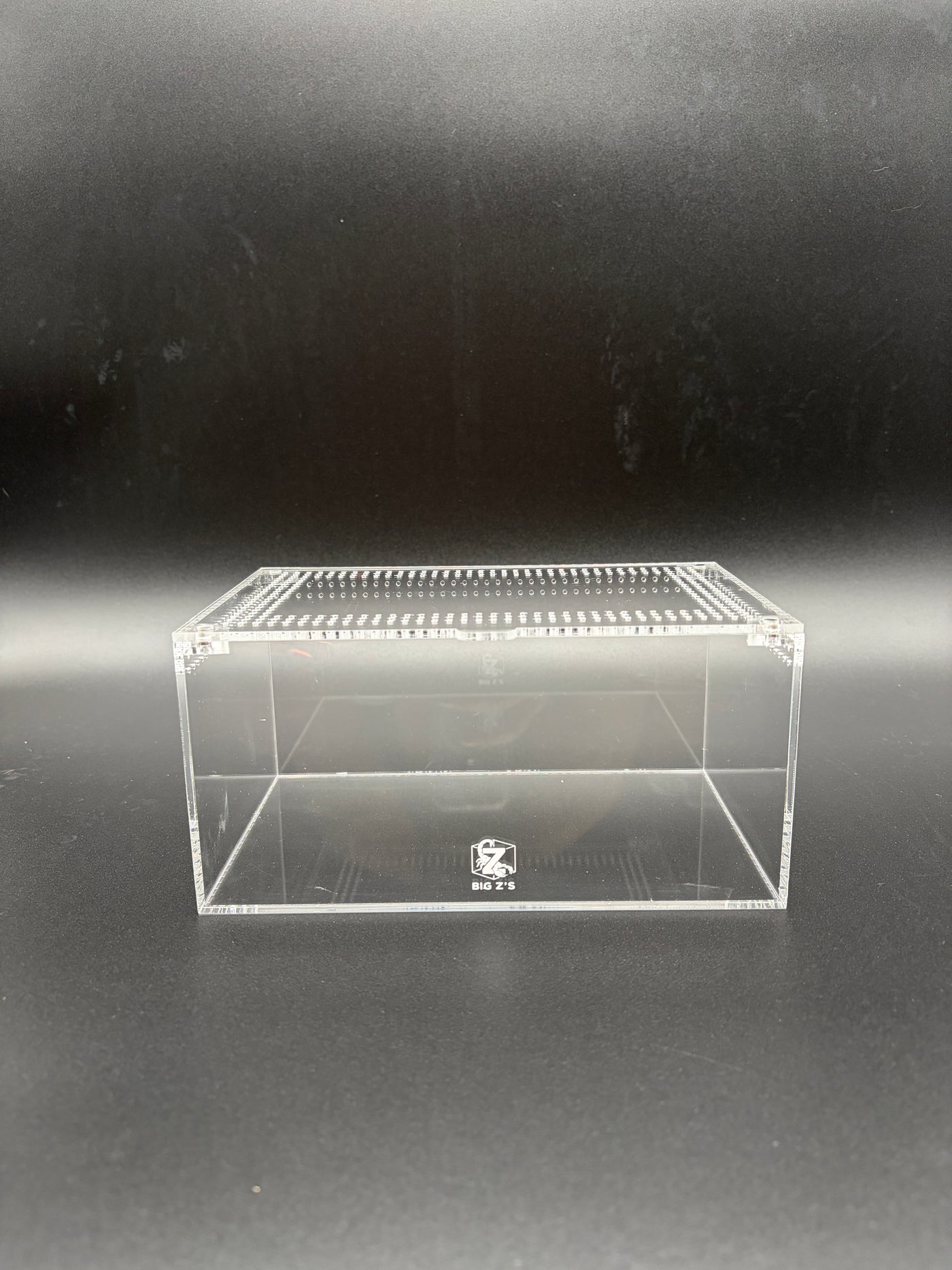 Terrestrial Acrylic Enclosure, 8 x 5 x 4 in clear acrylic enclosure with ventilated locking lid