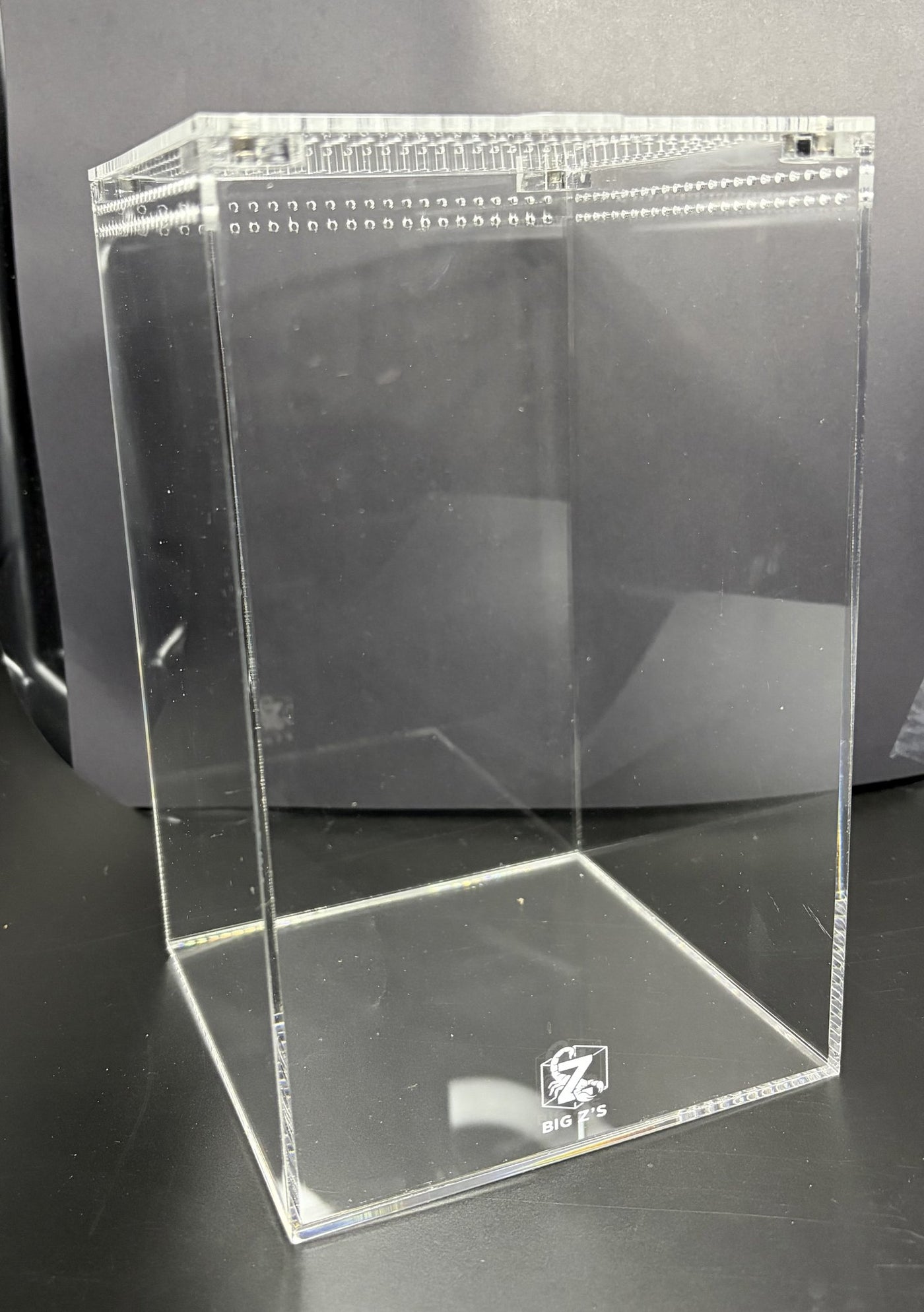 Arboreal Acrylic Enclosure, 5 x 5 x 8 in clear acrylic enclosure with ventilated locking lid