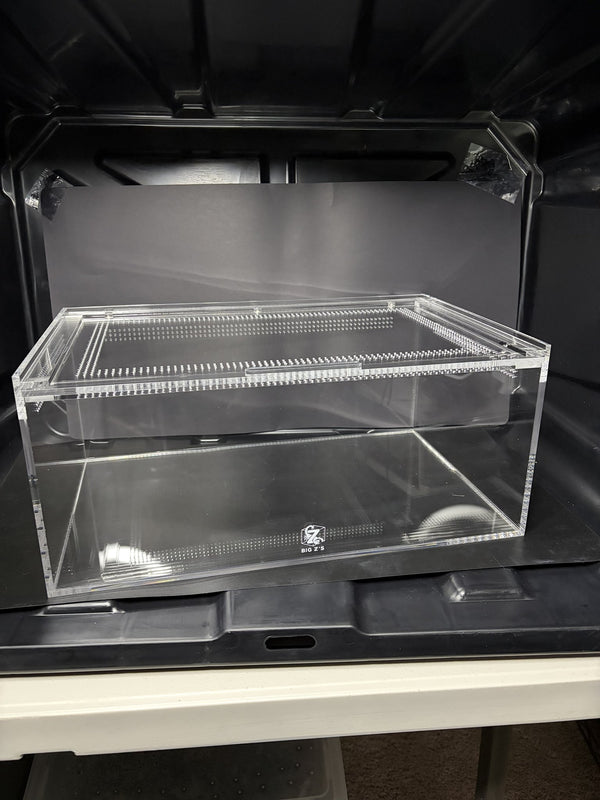 Terrestrial Acrylic Enclosure, 16 x 10 x 7 in clear acrylic enclosure with ventilated locking lid