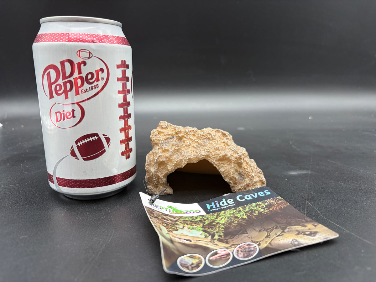 Repti Zoo extra small corner hide EHR08XS, front entrance with soda can for scale
